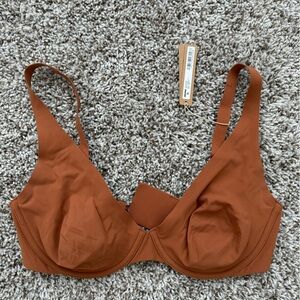 NWT SKIMS Fits Everybody Apex bra, size 38D